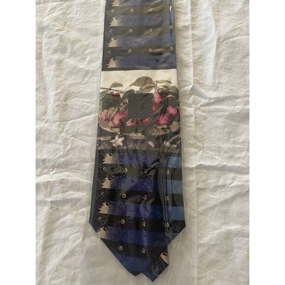 Vintage 1980’s Claude Montana Red Fruit Tree 100% Silk Tie -Dead Stock - Italy - Picture 2 of 4